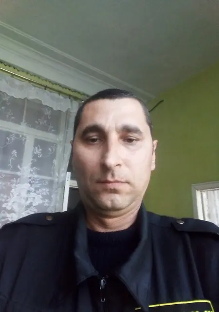 Я Вадим, 44, из Новопскова, ищу знакомства на одну ночь