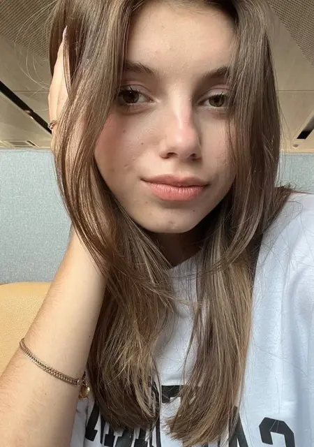 Я Карина, 25 років з Києва, шукаю знайомство для спілкування