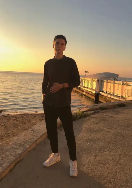 Я Артем, 23, знакомлюсь без обязательств в Одессе