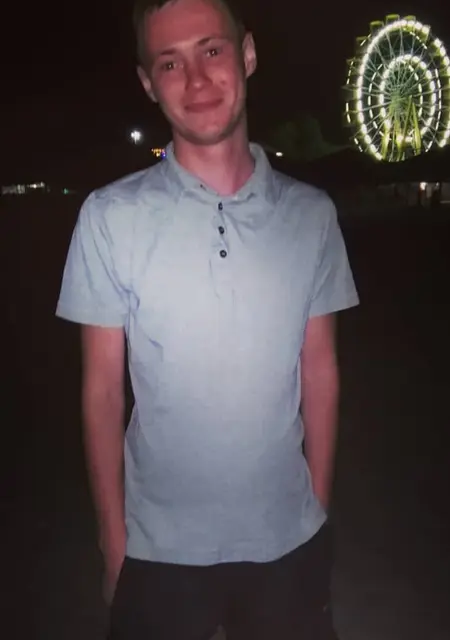 Я Vladyslavd, 28 років, знайомлюсь для спілкування у Полтаве