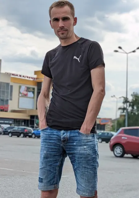 Sergo из Ровно, ищу на сайте знакомства на одну ночь