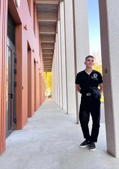 Я Osman, 21, из Франкфурта-на-майне, ищу знакомства без обязательств