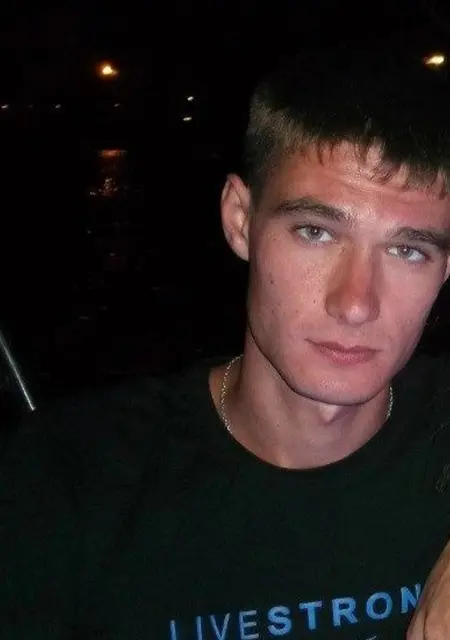 Я Максим, 32 років, знайомлюсь без зобов'язань у Макіївці