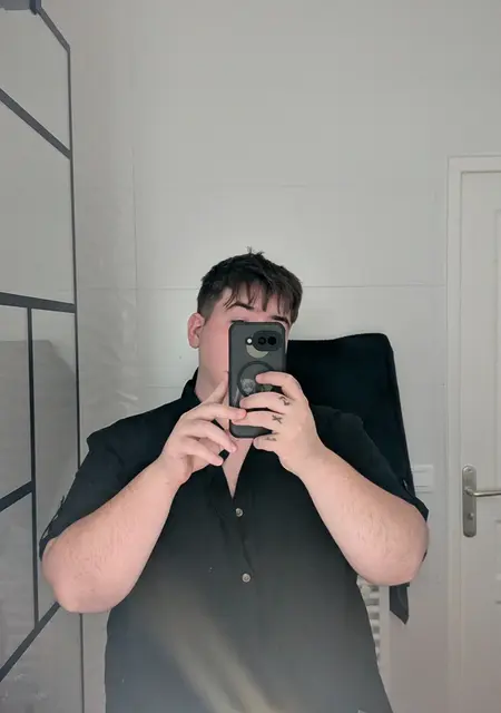 Soy Juanguille, 18 años, conociéndome para relación sin ataduras en Mazarrón