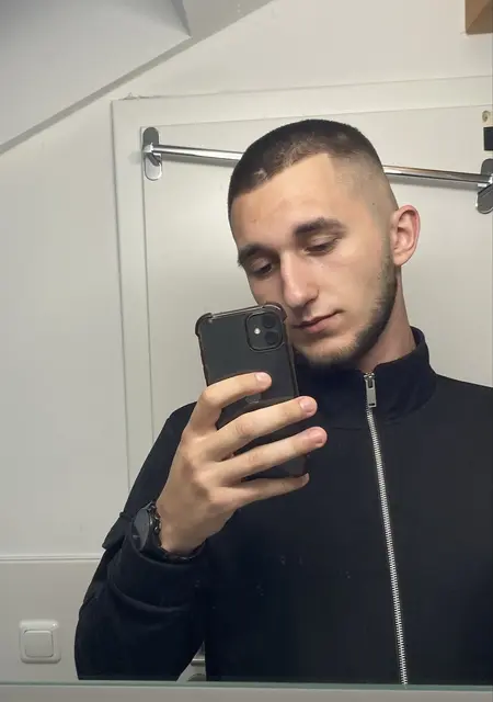 Dima из Гарбсена, мне 18, познакомлюсь на одну ночь