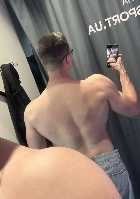 Денис з Київ, шукаю на сайті знайомства без зобов'язань