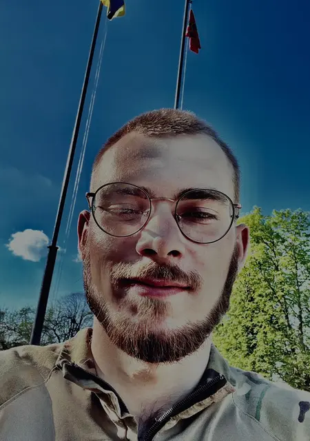 Я Станислав, 23, из Киева, ищу знакомства на одну ночь