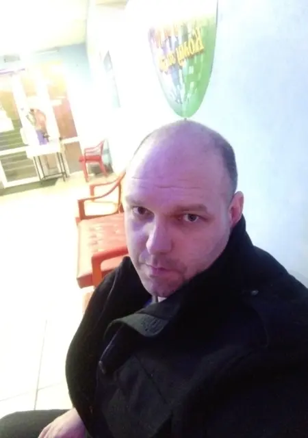 Макс з Миколаєва, шукаю на сайті приємне проведення часу