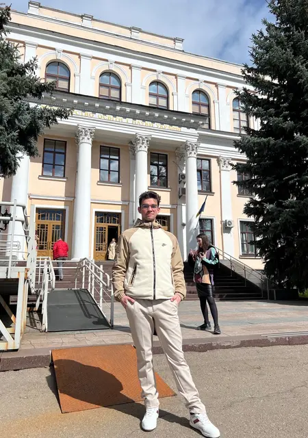 Андрей из Кропивницкого, мне 21, познакомлюсь на одну ночь