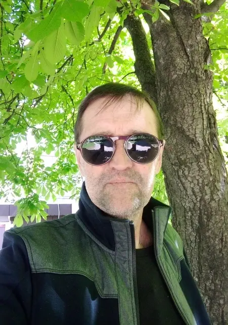 Алекс из Киева, мне 55, познакомлюсь без обязательств