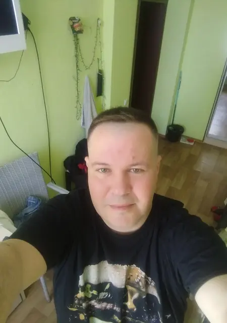 Я Михаил, 44, знакомлюсь для приятного времяпровождения в Верхнеднепровске