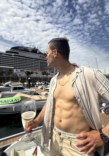 Robert de Madrid, tengo 27 años, listo para conocer para lío de una noche