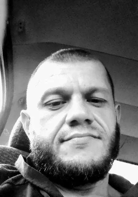 Я Denis, 40, из Славянска, ищу знакомства без обязательств