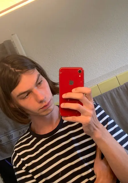 Я Kirill, 21, из Цюриха, ищу знакомства на одну ночь