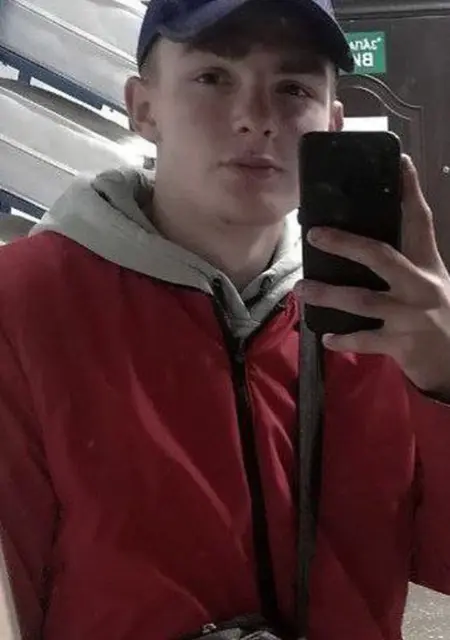 Я Саша, 19, из Киева, ищу знакомства без обязательств