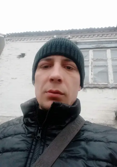 Дима з Дніпра, шукаю на сайті знайомства без зобов'язань