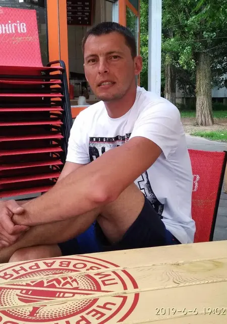 Дима из Саврани, мне 37, познакомлюсь на одну ночь