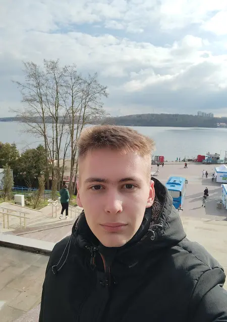 Я Назар, 21, знакомлюсь на одну ночь в Львове