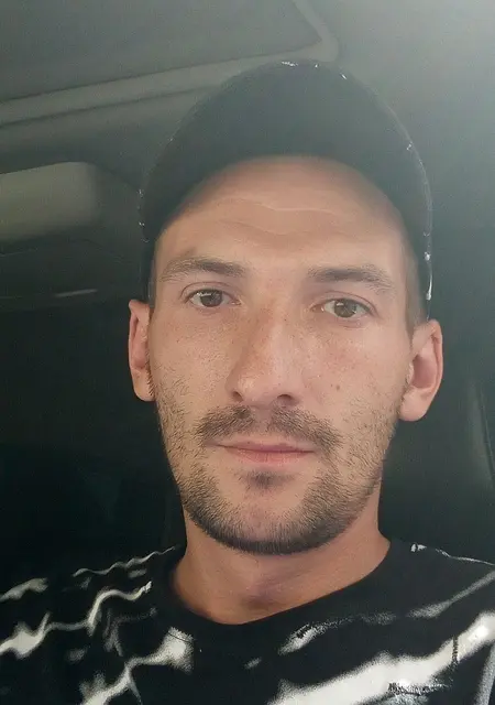 Я Влад, 31, знакомлюсь без обязательств в Макеевке