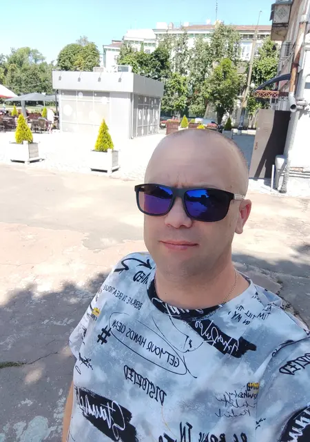 Вадим из Нежина, ищу на сайте приятное времяпровождение