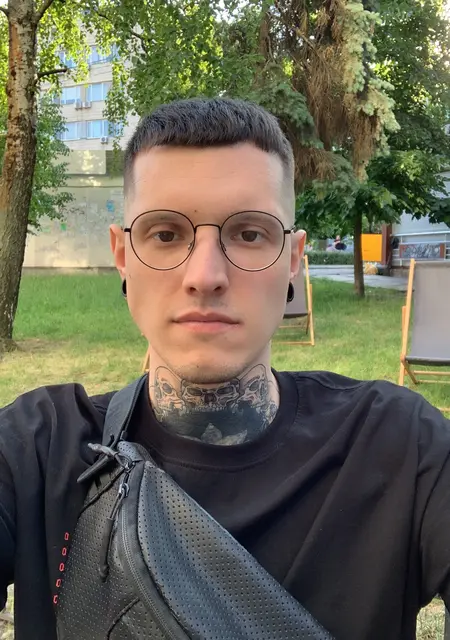 Я Tolik, 28, из Киева, ищу знакомства без обязательств