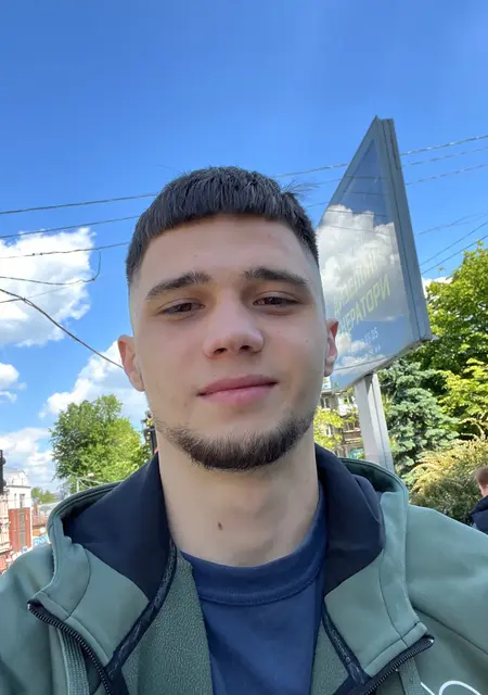 Кирилл з Дніпра, шукаю на сайті спілкування