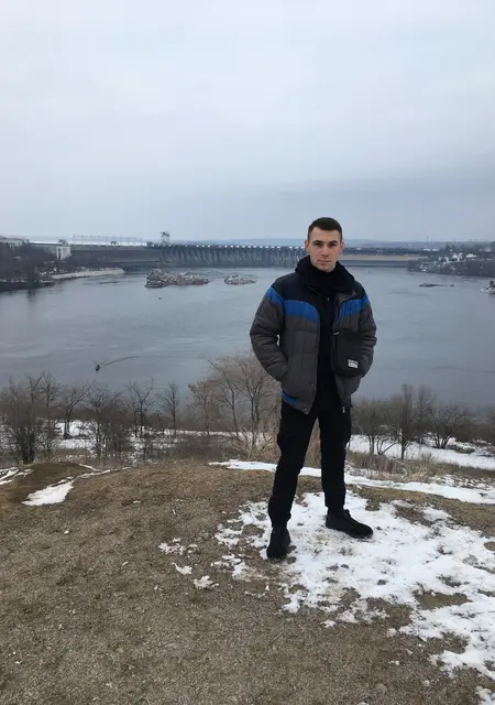 Я Денис, 27 років з Запоріжжя, шукаю знайомство для постійних стосунків