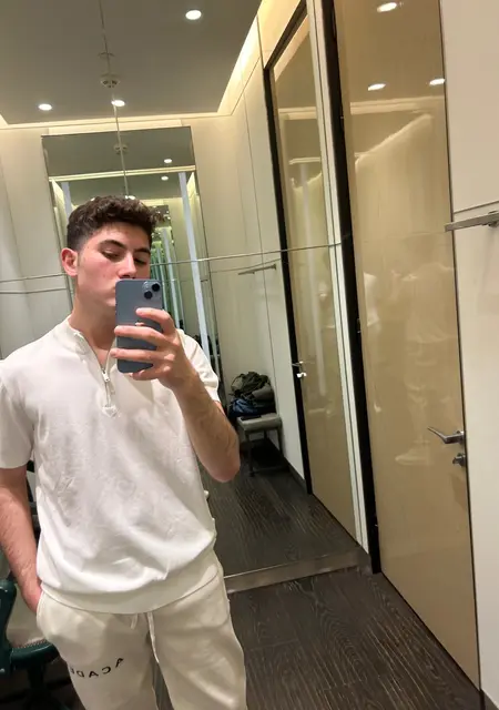 Я Mustafa, 21, из Измира, ищу знакомство для вирта