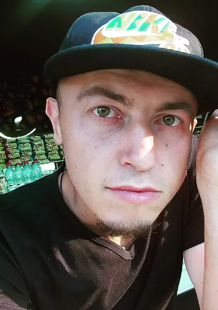 Игорь из Черновцов, ищу на сайте знакомства на одну ночь