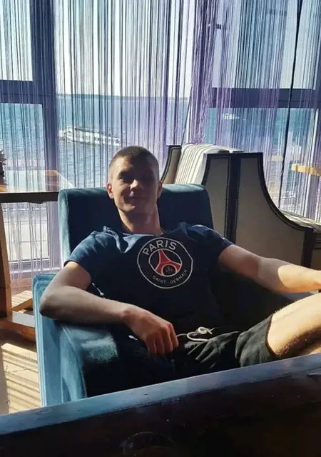 Олександр из Ужгорода, ищу на сайте общение