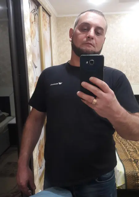 Арсен з Донецька, шукаю на сайті знайомства без зобов'язань