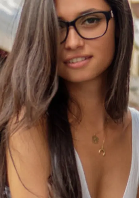 Susi из Варны, мне 21, познакомлюсь без обязательств