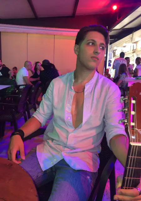 Я Rubio, 21, из Барселоны, ищу знакомство для приятного времяпровождения