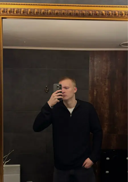 Денис из Хмельницкого, мне 18, познакомлюсь для общения