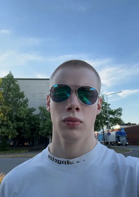 Vova из Коувола, мне 21, познакомлюсь для общения