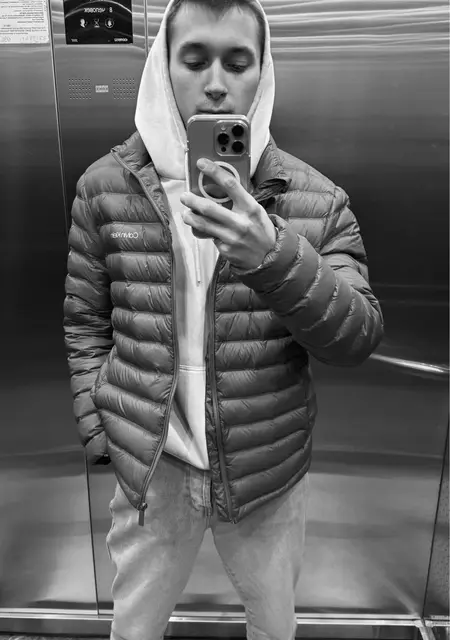 Артём из Одессы, мне 20, познакомлюсь без обязательств