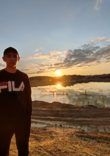 Коля из Винницы, мне 20, познакомлюсь на одну ночь