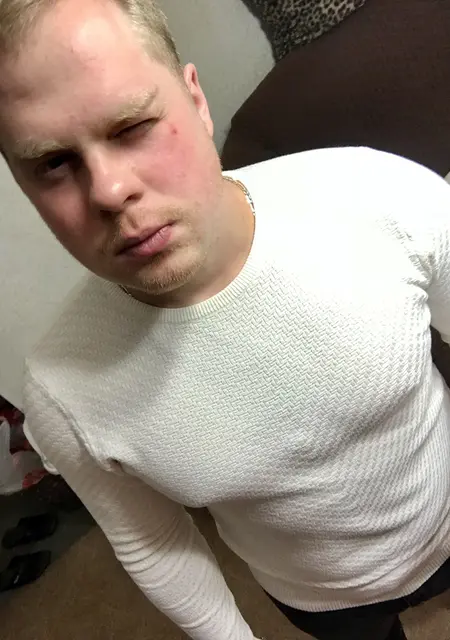 Артем из Варшавы, ищу на сайте знакомства на одну ночь