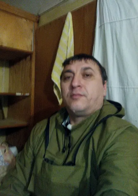 Антон з Макіївки, шукаю на сайті знайомства на одну ніч