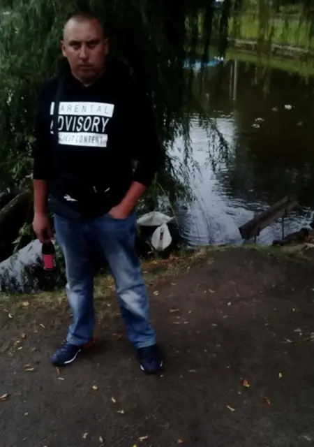 Евгений из Новопскова, мне 40, познакомлюсь на одну ночь