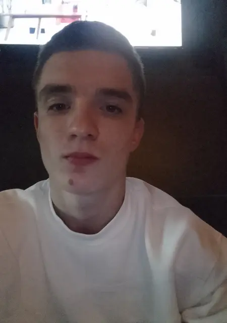 Я Макс, 21, из Донецка, ищу знакомство для общения