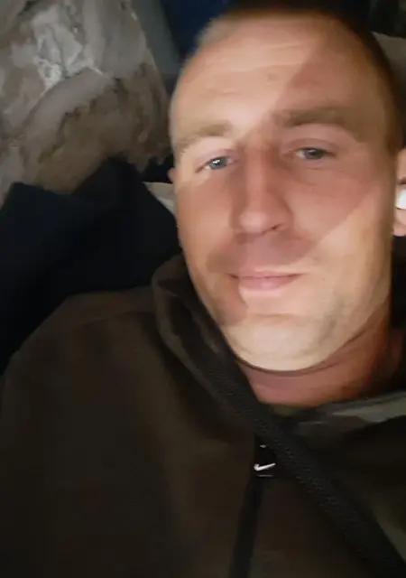 Я Артем, 33, из Павлограда, ищу знакомства на одну ночь