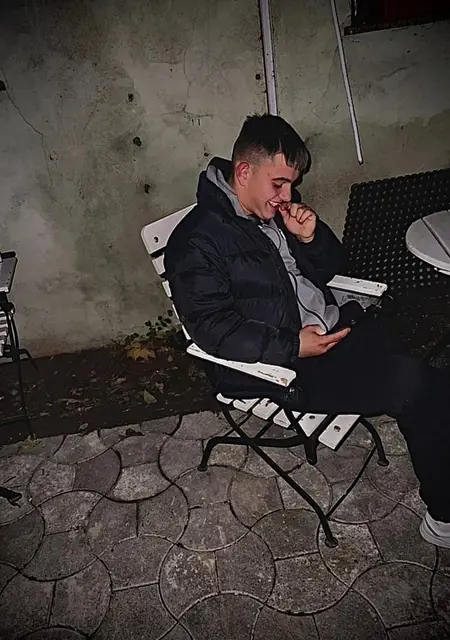 Я Богдан, 25, из Херсона, ищу знакомства без обязательств