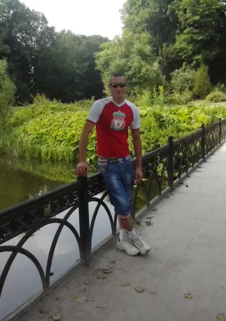 Александр из Луганска, ищу на сайте знакомства на одну ночь