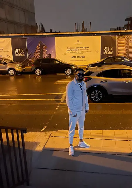 Я Andrei, 31, из Бухареста, ищу знакомства без обязательств