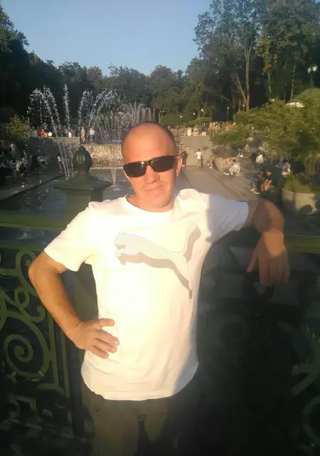 Игорь з Харкова, шукаю на сайті знайомства без зобов'язань