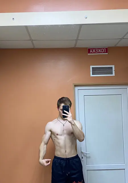 Я Андрій, 20, из Мелитополя, ищу знакомство для приятного времяпровождения