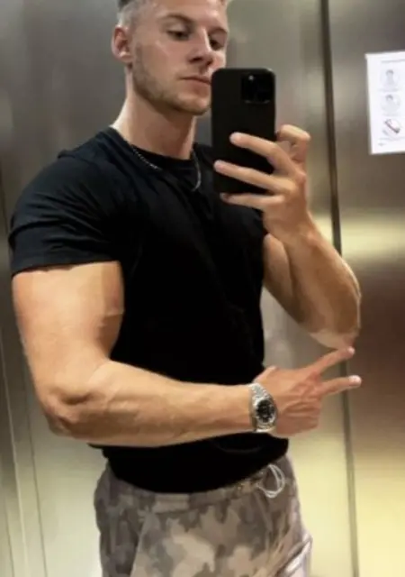 Александр из Кривого Рога, мне 40, познакомлюсь для открытые отношения