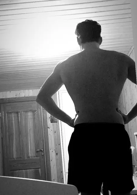 Я Ярослав, 22, из Тернополя, ищу знакомства на одну ночь