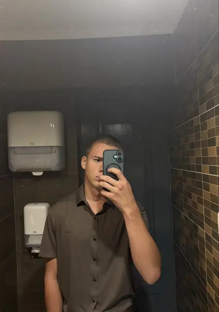 Oleg з Одеси, шукаю на сайті знайомства без зобов'язань